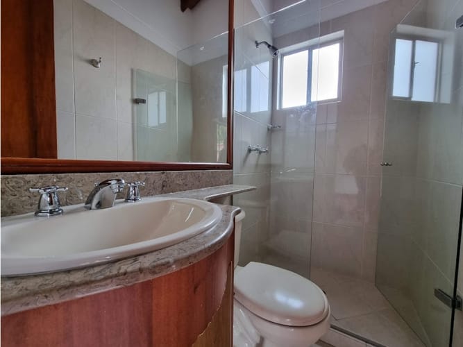 Casa de 3 alcobas en venta en El Chocho, Envigado, 282 m² · foto 10 de 18