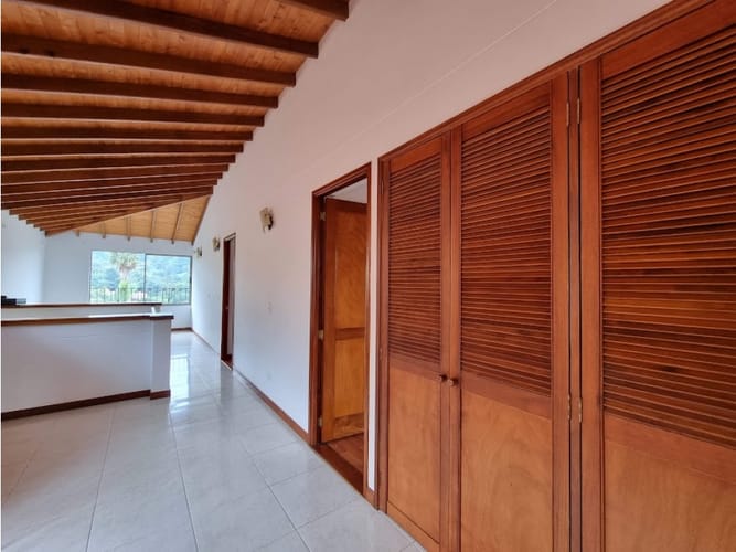 Casa de 3 alcobas en venta en El Chocho, Envigado, 282 m² · foto 13 de 18