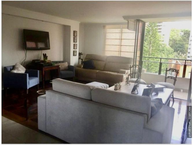 Apartamento de 3 alcobas en venta en El Poblado, Medellín, 160 m² · foto 2 de 6