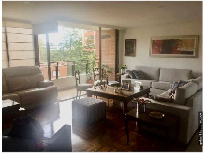 Apartamento de 3 alcobas en venta en El Poblado, Medellín, 160 m² · foto 4 de 6