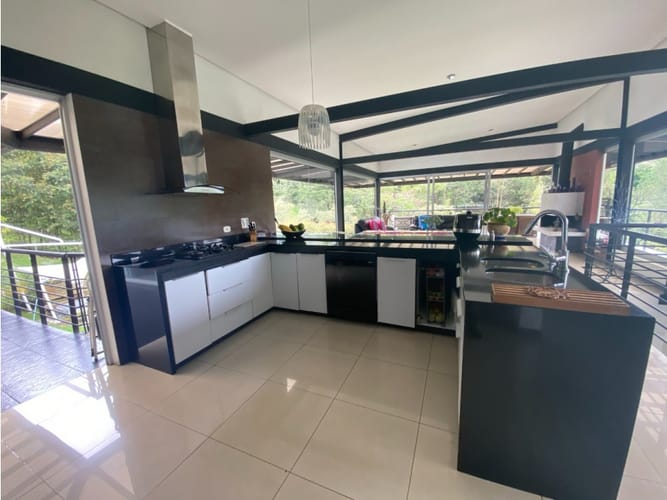 Casa de 5 alcobas en venta en El Tablazo, Rionegro, 560 m² · foto 8 de 24