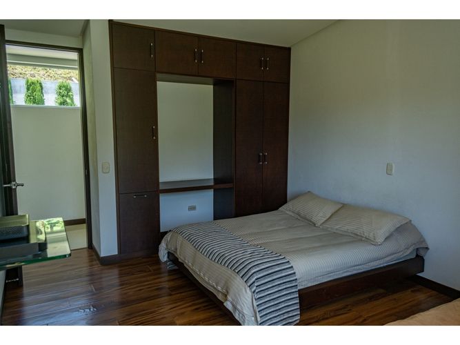Casa de 5 alcobas en venta en El Tablazo, Rionegro, 560 m² · foto 18 de 24