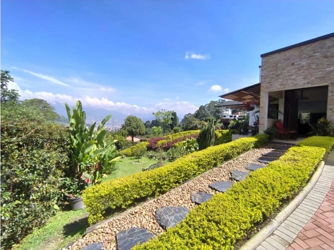 Casa de 4 alcobas en venta en Escobero, Envigado, 295 m² · foto 4 de 23