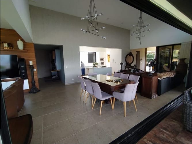 Casa de 4 alcobas en venta en Escobero, Envigado, 295 m² · foto 6 de 23