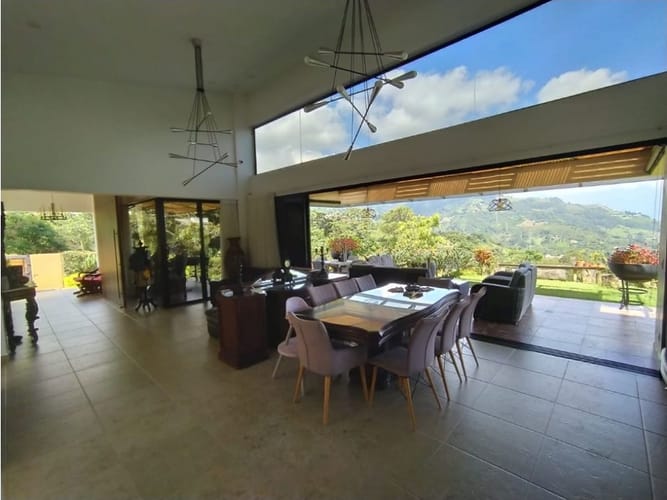 Casa de 4 alcobas en venta en Escobero, Envigado, 295 m² · foto 7 de 23