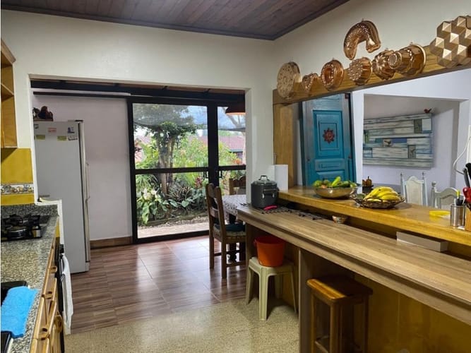 Casa de 4 alcobas en venta en El Carmen De Viboral, El Carmen de Viboral, 329 m² · foto 2 de 21