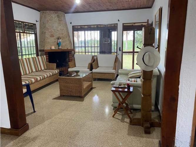 Casa de 4 alcobas en venta en El Carmen De Viboral, El Carmen de Viboral, 329 m² · foto 3 de 21