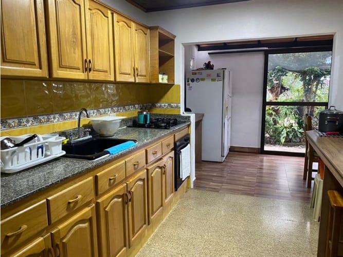 Casa de 4 alcobas en venta en El Carmen De Viboral, El Carmen de Viboral, 329 m² · foto 4 de 21