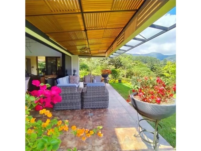 Casa de 4 alcobas en venta en Escobero, Envigado, 295 m² · foto 18 de 23