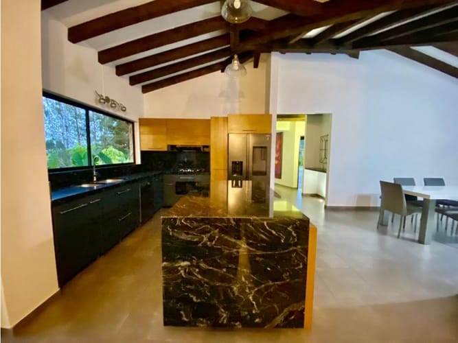 Casa de 4 alcobas en venta en El Carmen De Viboral, El Carmen de Viboral, 330 m² · foto 12 de 24