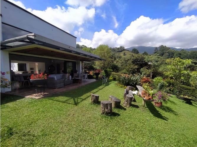 Casa de 4 alcobas en venta en Escobero, Envigado, 295 m² · foto 20 de 23