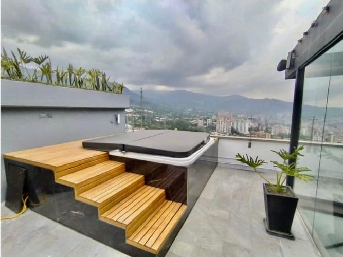 Apartamento de 4 alcobas en venta en Medellín, 270 m² · foto 2 de 16