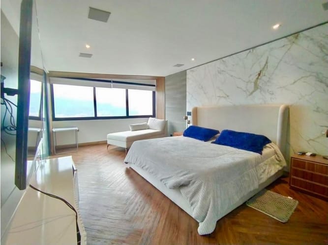Apartamento de 4 alcobas en venta en Medellín, 270 m² · foto 5 de 16