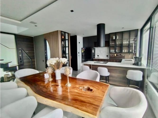 Apartamento de 4 alcobas en venta en Medellín, 270 m² · foto 13 de 16