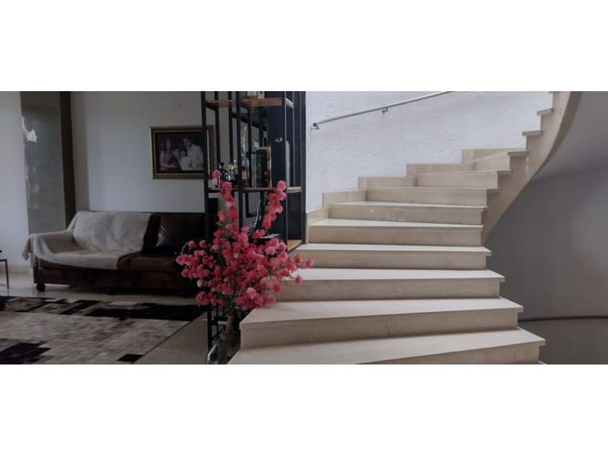 Casa de 4 alcobas en venta en Altos Del Poblado, Medellín, 680 m² · foto 3 de 24