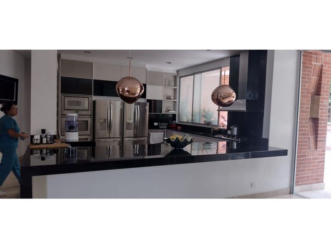 Casa de 4 alcobas en venta en Altos Del Poblado, Medellín, 680 m² · foto 4 de 24
