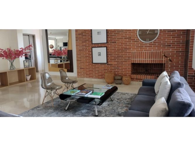 Casa de 4 alcobas en venta en Altos Del Poblado, Medellín, 680 m² · foto 9 de 24