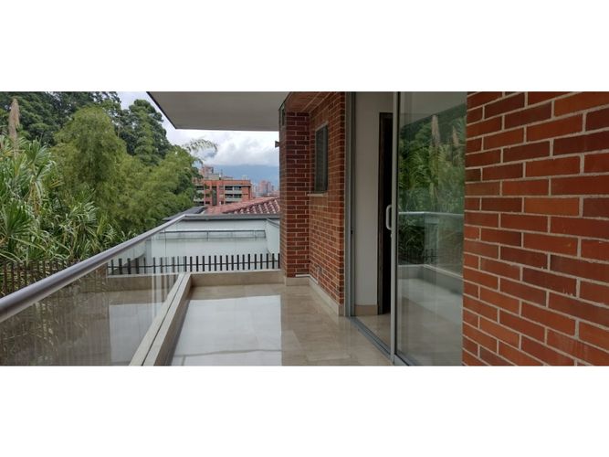Casa de 4 alcobas en venta en Altos Del Poblado, Medellín, 680 m² · foto 12 de 24