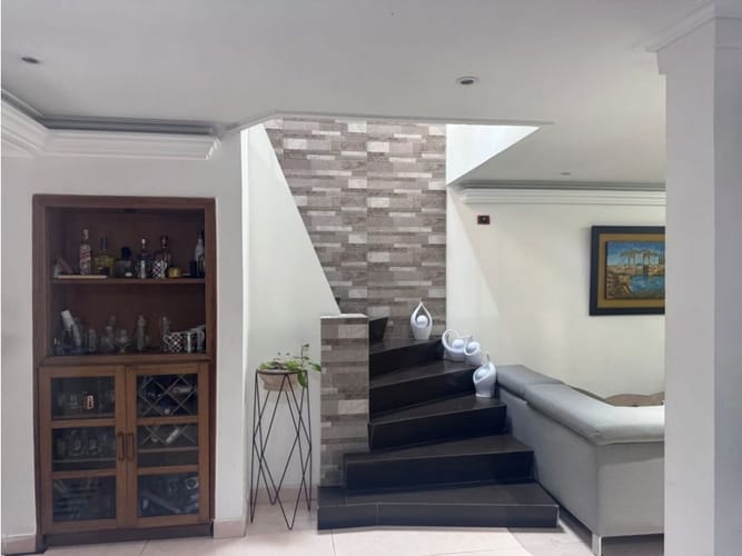 Casa de 3 alcobas en venta en San Bernardo, Medellín, 206 m² · foto 3 de 24