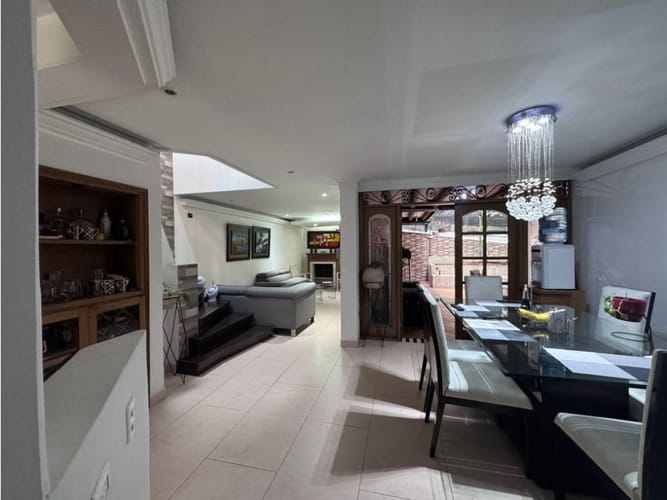 Casa de 3 alcobas en venta en San Bernardo, Medellín, 206 m² · foto 6 de 24