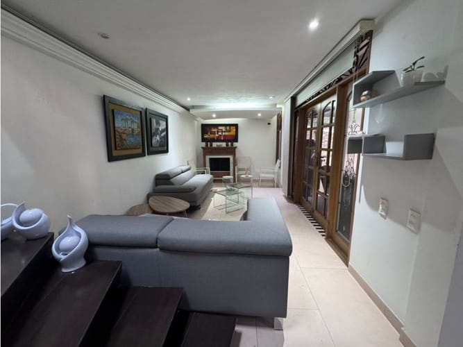 Casa de 3 alcobas en venta en San Bernardo, Medellín, 206 m² · foto 7 de 24