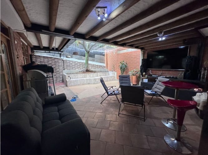 Casa de 3 alcobas en venta en San Bernardo, Medellín, 206 m² · foto 8 de 24
