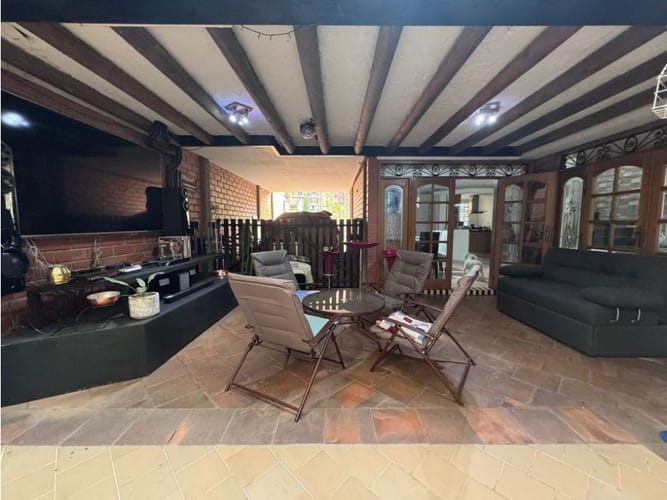 Casa de 3 alcobas en venta en San Bernardo, Medellín, 206 m² · foto 9 de 24