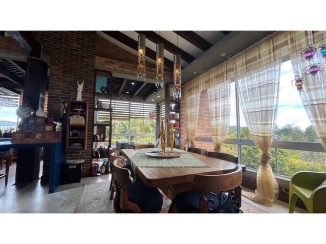 Casa de 4 alcobas en venta en Loma Del Indio, Medellín, 750 m² · foto 3 de 23