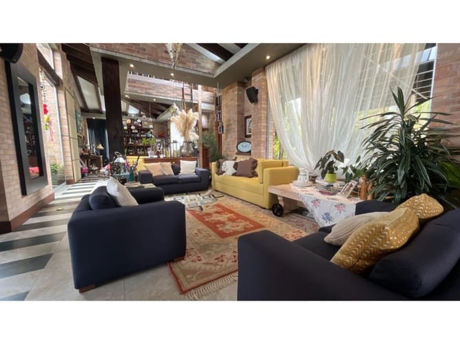 Casa de 4 alcobas en venta en Loma Del Indio, Medellín, 750 m² · foto 4 de 23