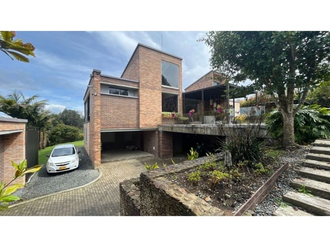 Casa de 4 alcobas en venta en Loma Del Indio, Medellín, 750 m² · foto 7 de 23