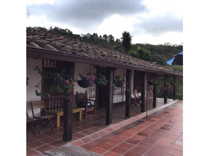 Casa de 3 alcobas en venta en Alcala, Envigado, 265 m² · foto 12 de 24