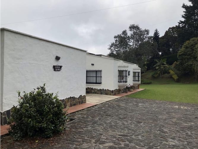 Casa de 4 alcobas en venta en Sajonia, Rionegro, 250 m² · foto 2 de 18