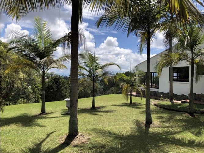Casa de 4 alcobas en venta en Sajonia, Rionegro, 250 m² · foto 4 de 18