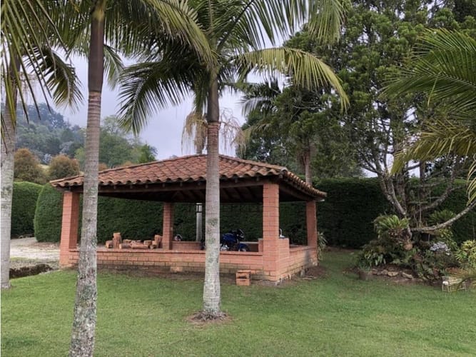 Casa de 4 alcobas en venta en Sajonia, Rionegro, 250 m² · foto 16 de 18