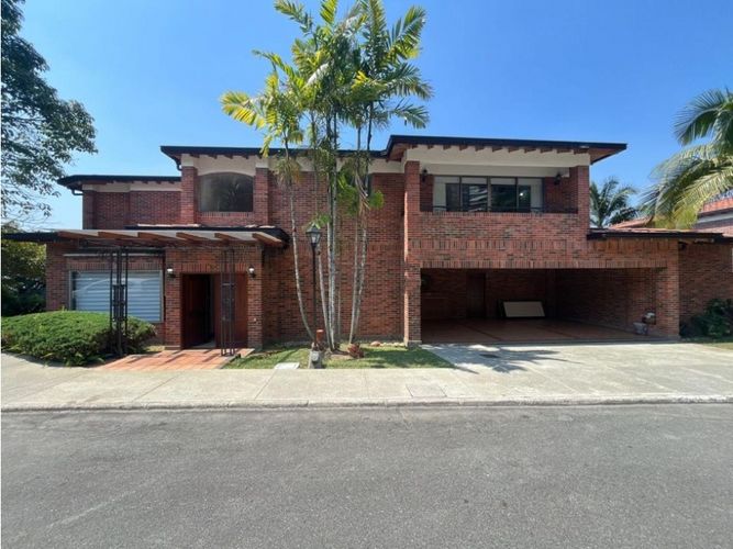 Casa de 4 alcobas en venta en Las Palmas, Medellín, 690 m² · foto 2 de 24