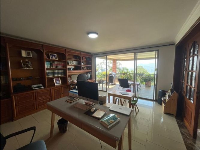 Casa de 4 alcobas en venta en Las Palmas, Medellín, 690 m² · foto 6 de 24
