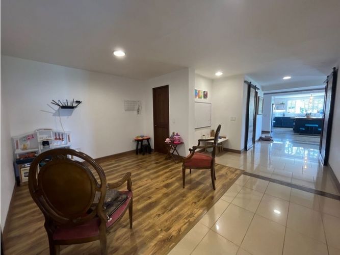 Casa de 4 alcobas en venta en Las Palmas, Medellín, 690 m² · foto 22 de 24