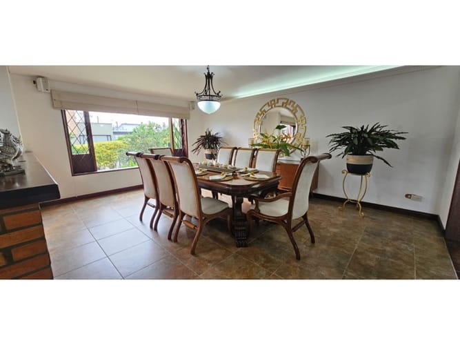 Casa de 5 alcobas en venta en Llano Grande, Rionegro, 800 m² · foto 2 de 6