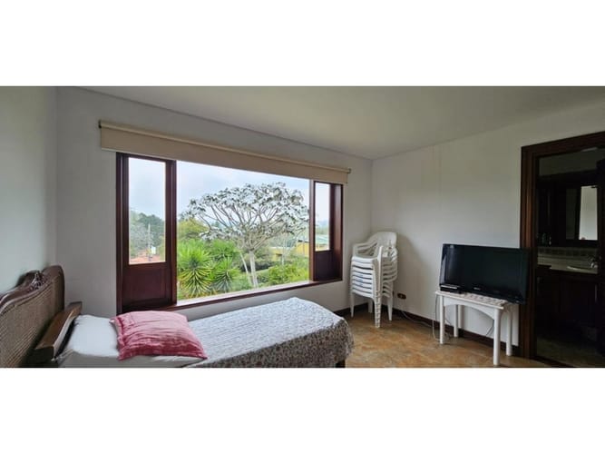 Casa de 5 alcobas en venta en Llano Grande, Rionegro, 800 m² · foto 4 de 6