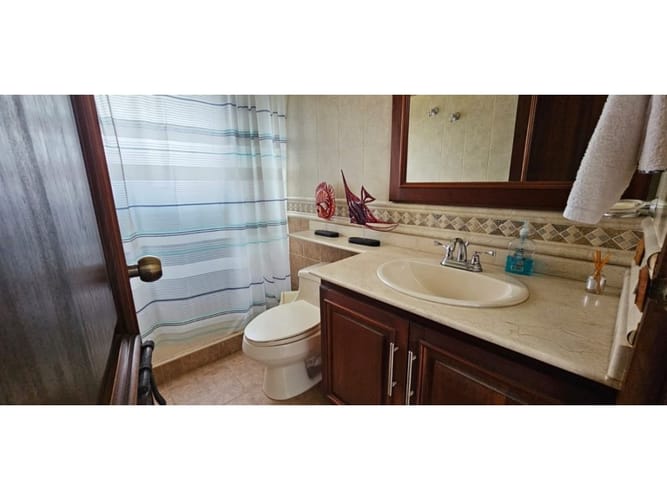 Casa de 5 alcobas en venta en Llano Grande, Rionegro, 800 m² · foto 5 de 6