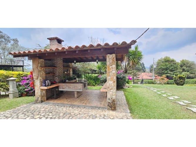 Casa de 5 alcobas en venta en Llano Grande, Rionegro, 800 m² · foto 6 de 6