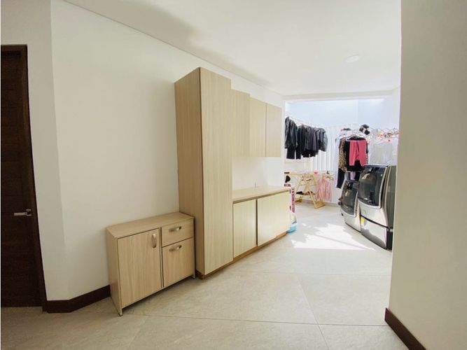 Casa de 4 alcobas en venta en Llano Grande, Rionegro, 430 m² · foto 3 de 24