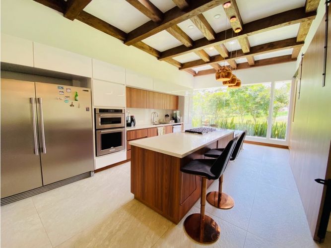 Casa de 4 alcobas en venta en Llano Grande, Rionegro, 430 m² · foto 4 de 24