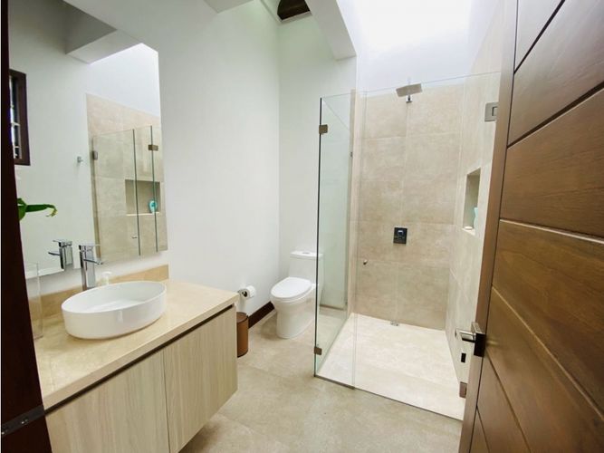 Casa de 4 alcobas en venta en Llano Grande, Rionegro, 430 m² · foto 5 de 24
