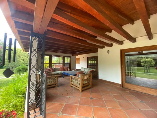 Casa de 5 alcobas en venta en Llano Grande, Rionegro, 450 m² · foto 2 de 10