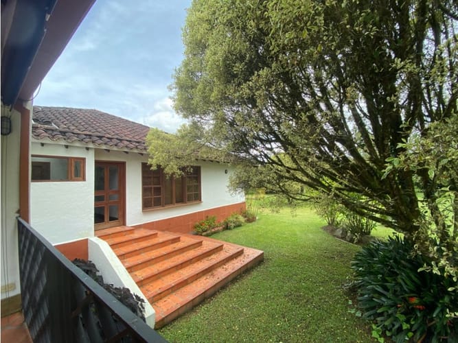 Casa de 5 alcobas en venta en Llano Grande, Rionegro, 450 m² · foto 6 de 10