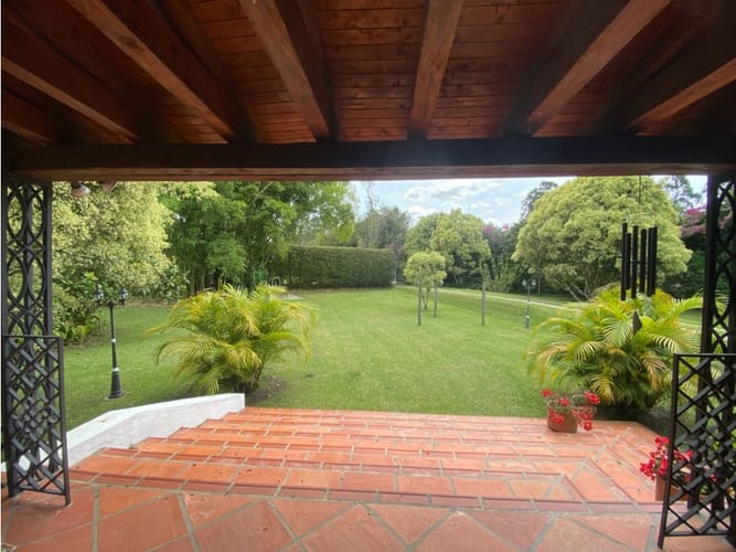 Casa de 5 alcobas en venta en Llano Grande, Rionegro, 450 m² · foto 7 de 10