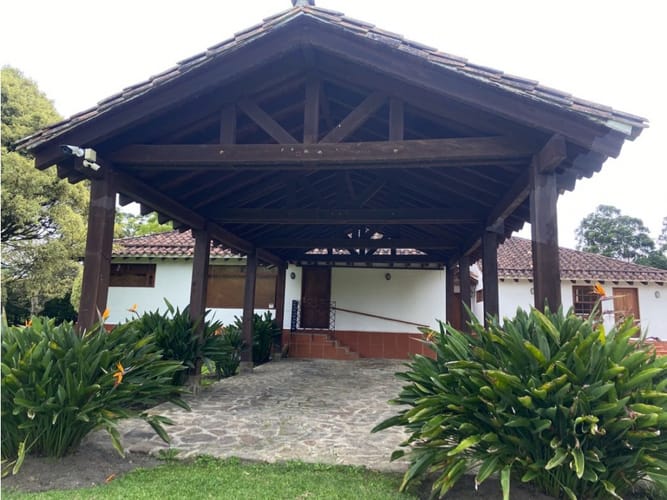 Casa de 5 alcobas en venta en Llano Grande, Rionegro, 450 m² · foto 9 de 10