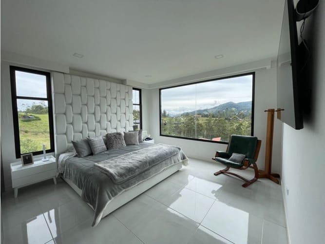 Casa de 4 alcobas en venta en Pantanillo, El Retiro, 361 m² · foto 3 de 21