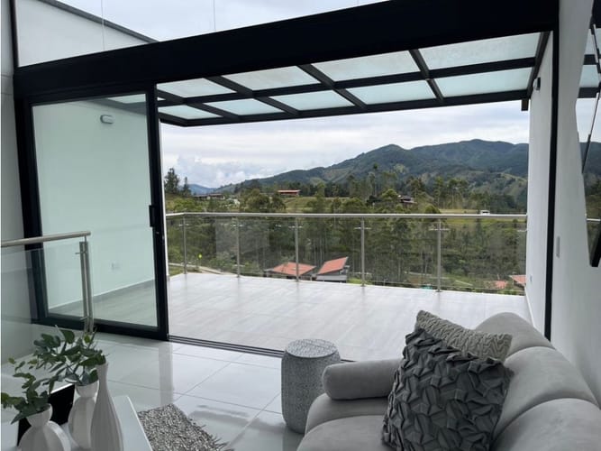 Casa de 4 alcobas en venta en Pantanillo, El Retiro, 361 m² · foto 10 de 21